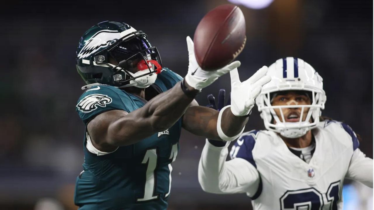 NFC East Showdown: Hurts and Eagles Still Control After Cowboys Match Them on Top